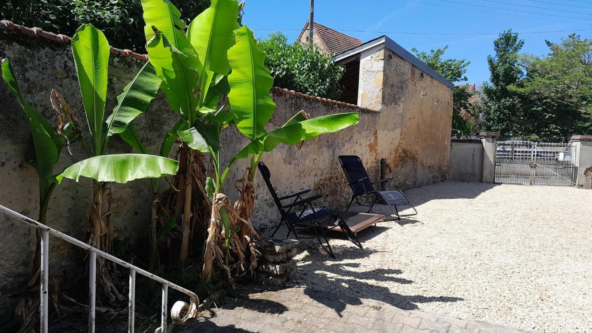 Les Anciennes Ecuries Du Chateau Vatan Buitenkant foto